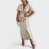 Sable - Robe Maxi Slim Fit en Satin à Décolleté en V avec Nœud Croisé