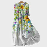 Robe avec des fleurs aquarelles