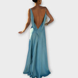 Hallie - Robe maxi en satin chic avec fente haute
