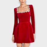Wren - Robe mini en velours avec ornement en pierres précieuses