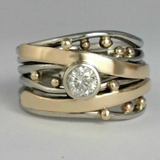 Bague classique avec pierre éclatante