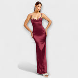 Eira - Robe en satin ornée avec lacets au dos