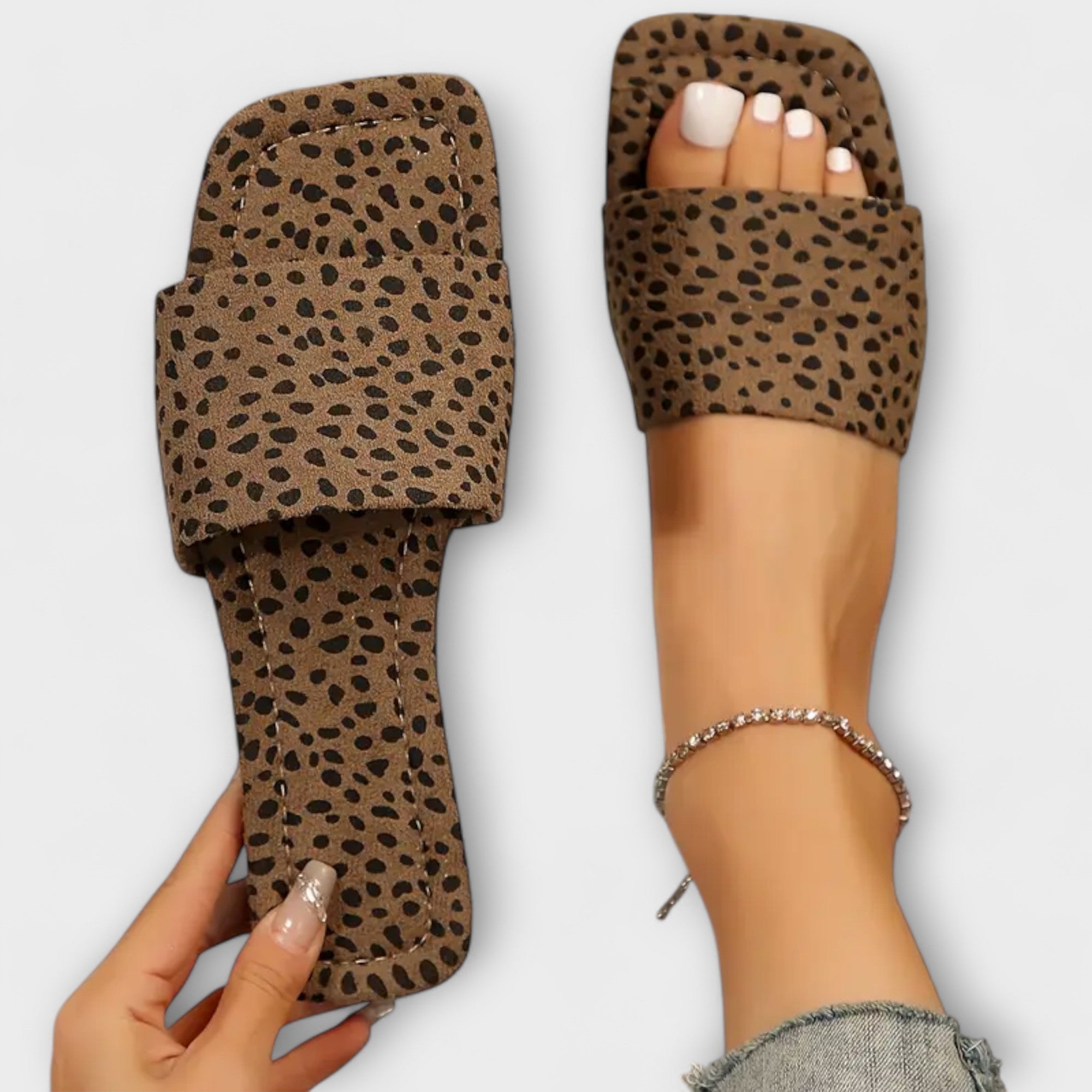 Chaussons plats avec motif léopard