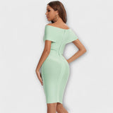 Robe élégante avec décolleté en V