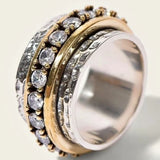 Bague rétro avec pierres incrustées