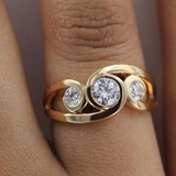 Bague en or spiralée avec zircone vintage