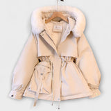 Bela - Élégante veste d'hiver Brévine avec col en fourrure